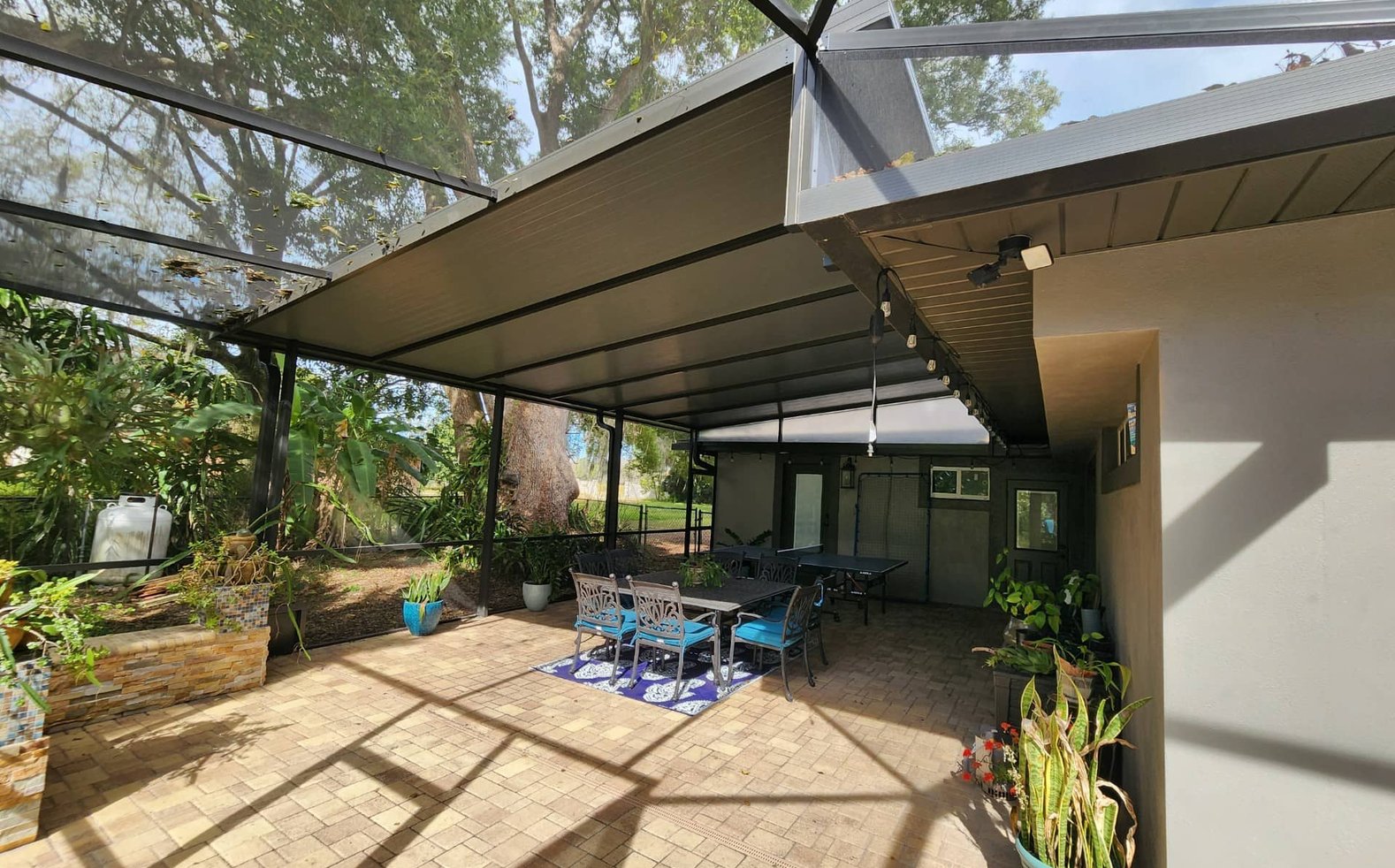 tile pool deck with table
